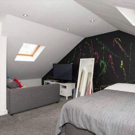 Beautiful 5 Bedroom House In Great Location. Coventry Exterior photo
