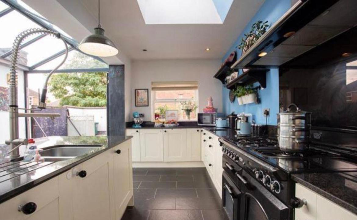 Beautiful 5 Bedroom House In Great Location. Coventry Exterior photo